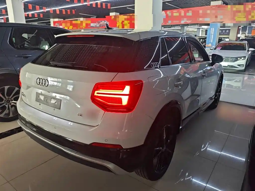 Audi Q2L 2019 2018 35 TFSI Launch Exclusive Edition China VI