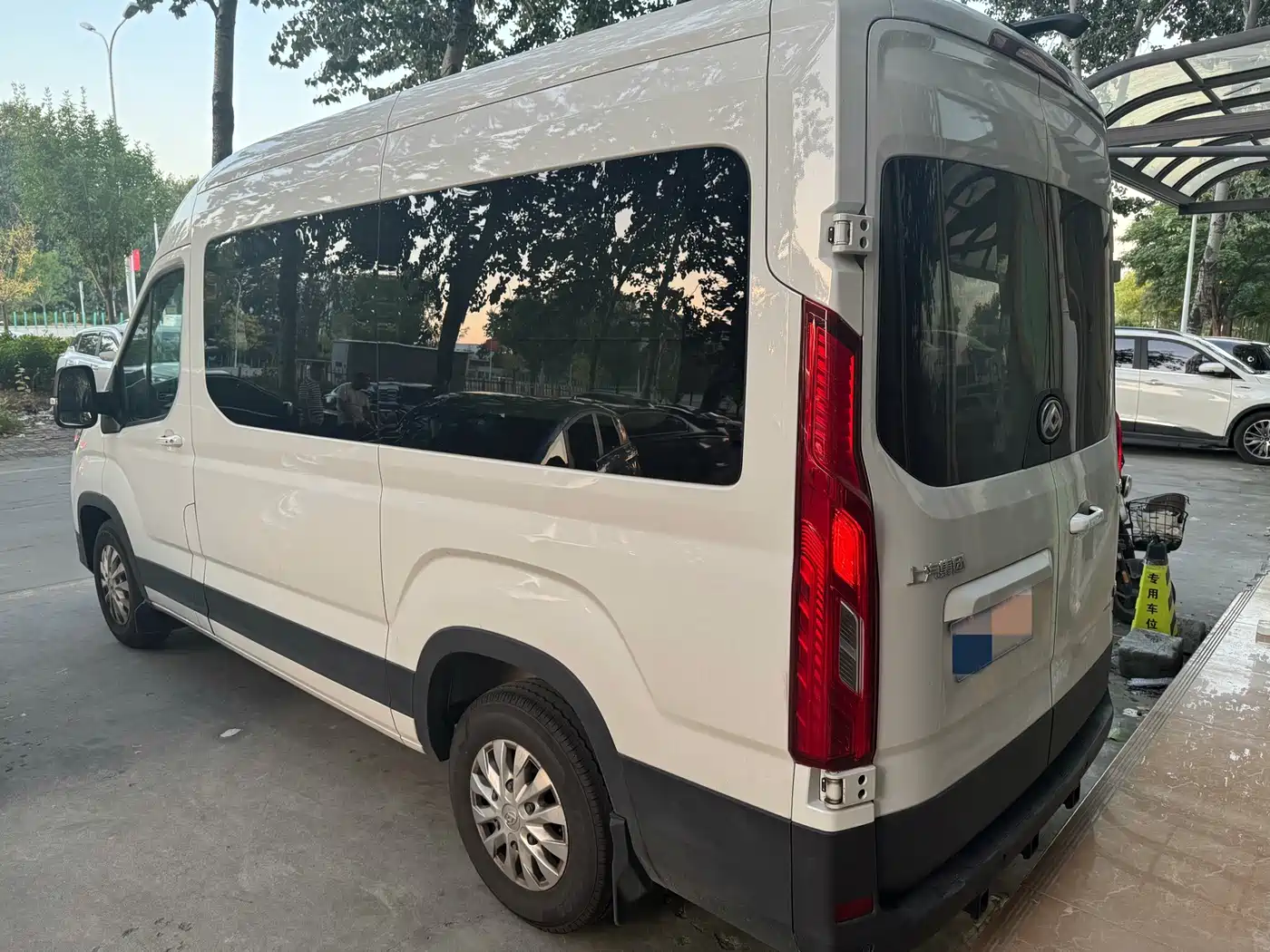 SAIC Maxus Xintu V90 2026 2024 Zhijie 2.0T Automatic FWD Long Wheelbase High Roof Single Rear Tire 6/7-Seater