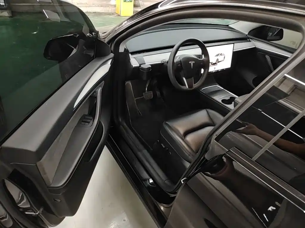 Фото 16 - Tesla Model Y