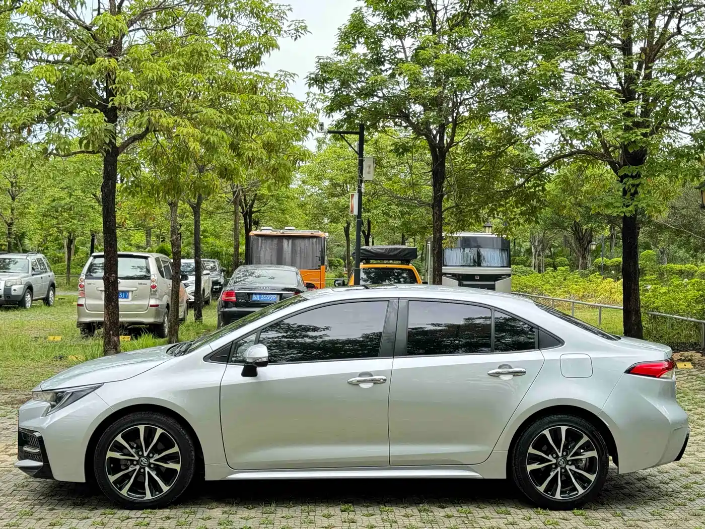 Toyota Levin 2022 185T CVT Sport Edition фото 3