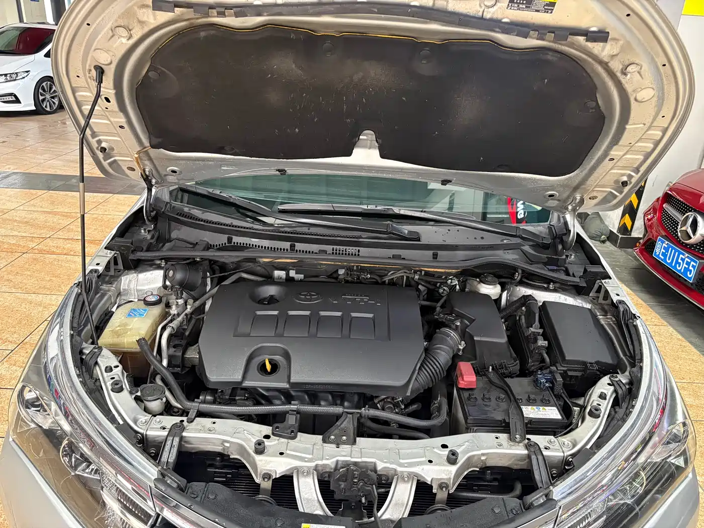 Toyota Corolla 2016 1.6L CVT GL-i Cool Edition фото 8