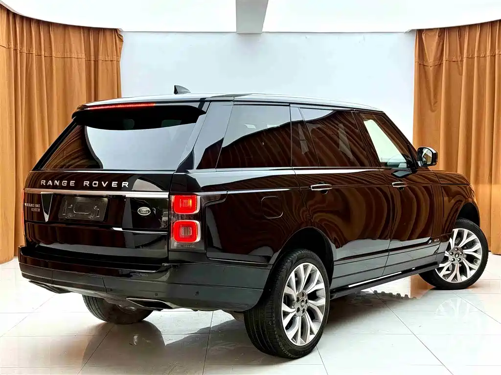 Land Rover Range Rover 2018 3.0 SC V6 Vogue SE Genesis Extended Edition фото 4