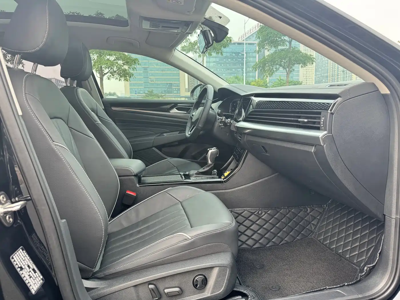 Volkswagen Passat 2023 330TSI Elite Edition фото 9