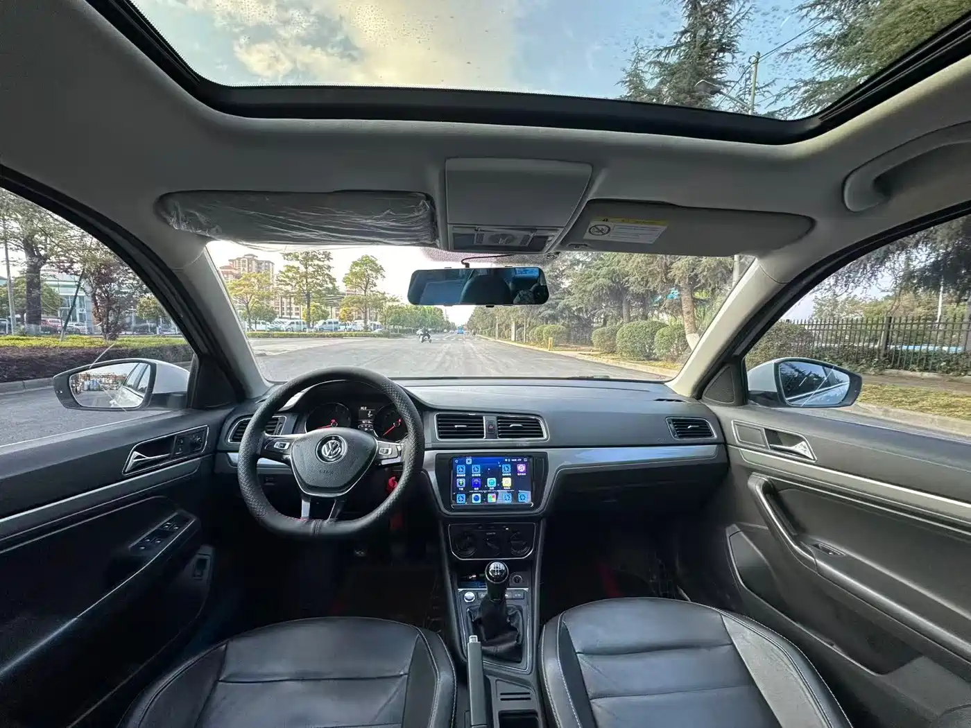 Volkswagen Lavida 2017 1.6L Manual Comfort Edition фото 7