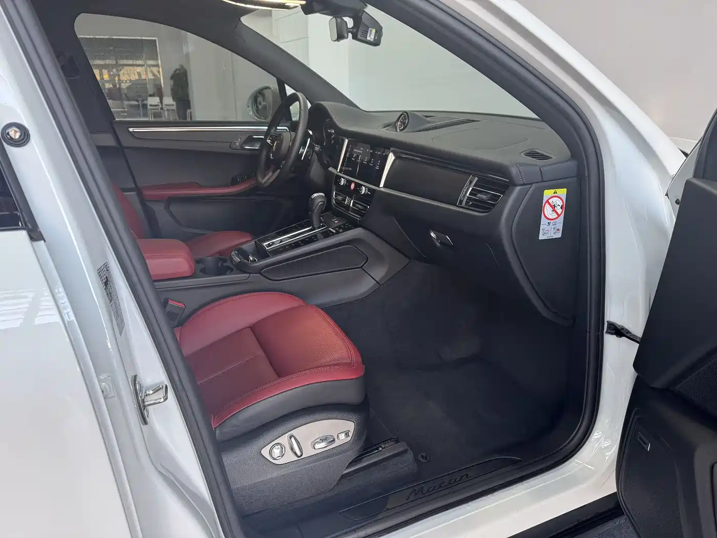 Porsche Macan 2022 Macan 2.0T фото 17