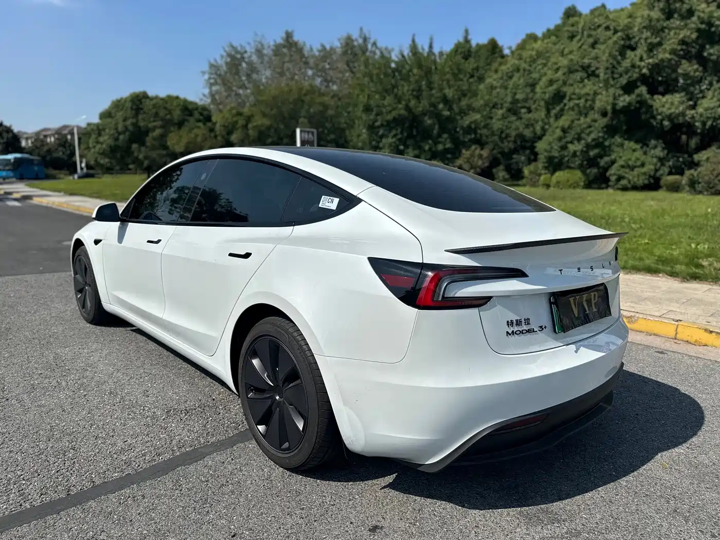 Tesla Model 3 2026 2025 Model Year Facelift Rear-Wheel Drive