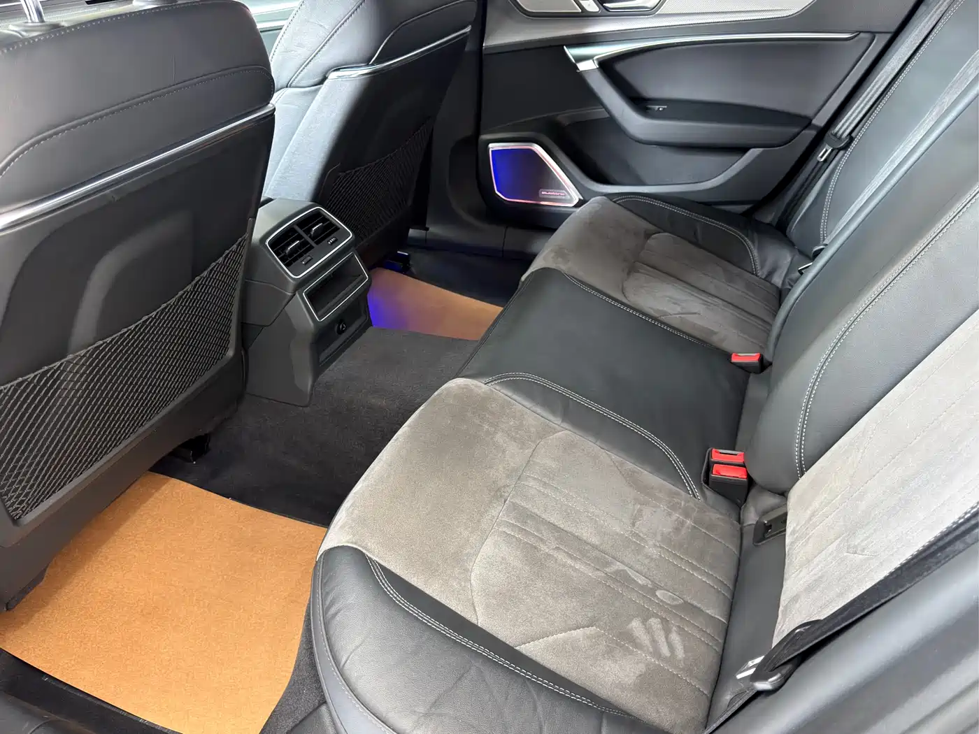 Audi A6L 2021 40 TFSI Luxury Sport фото 12