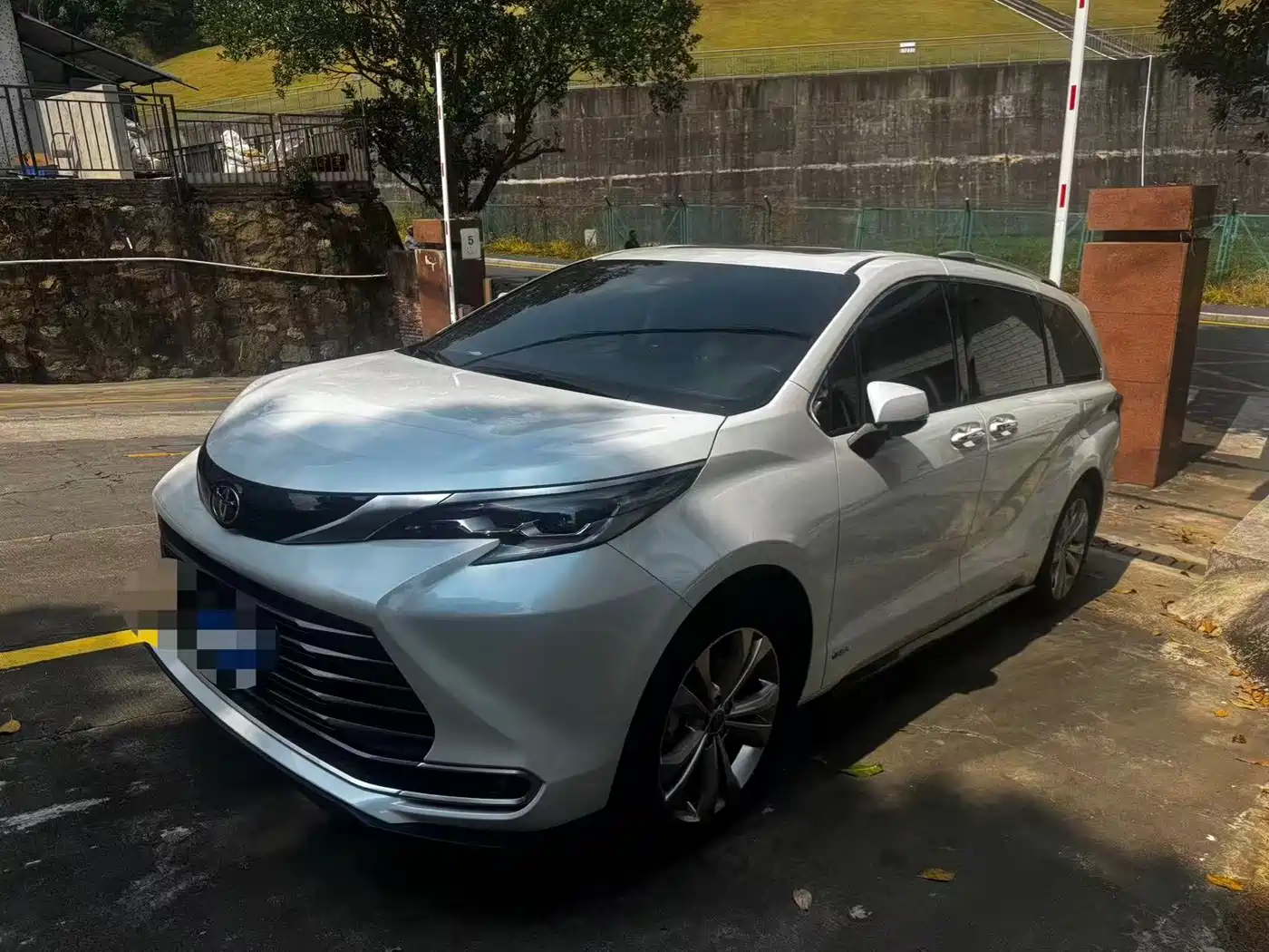 Toyota Sienna 2024 — пригон из Китая