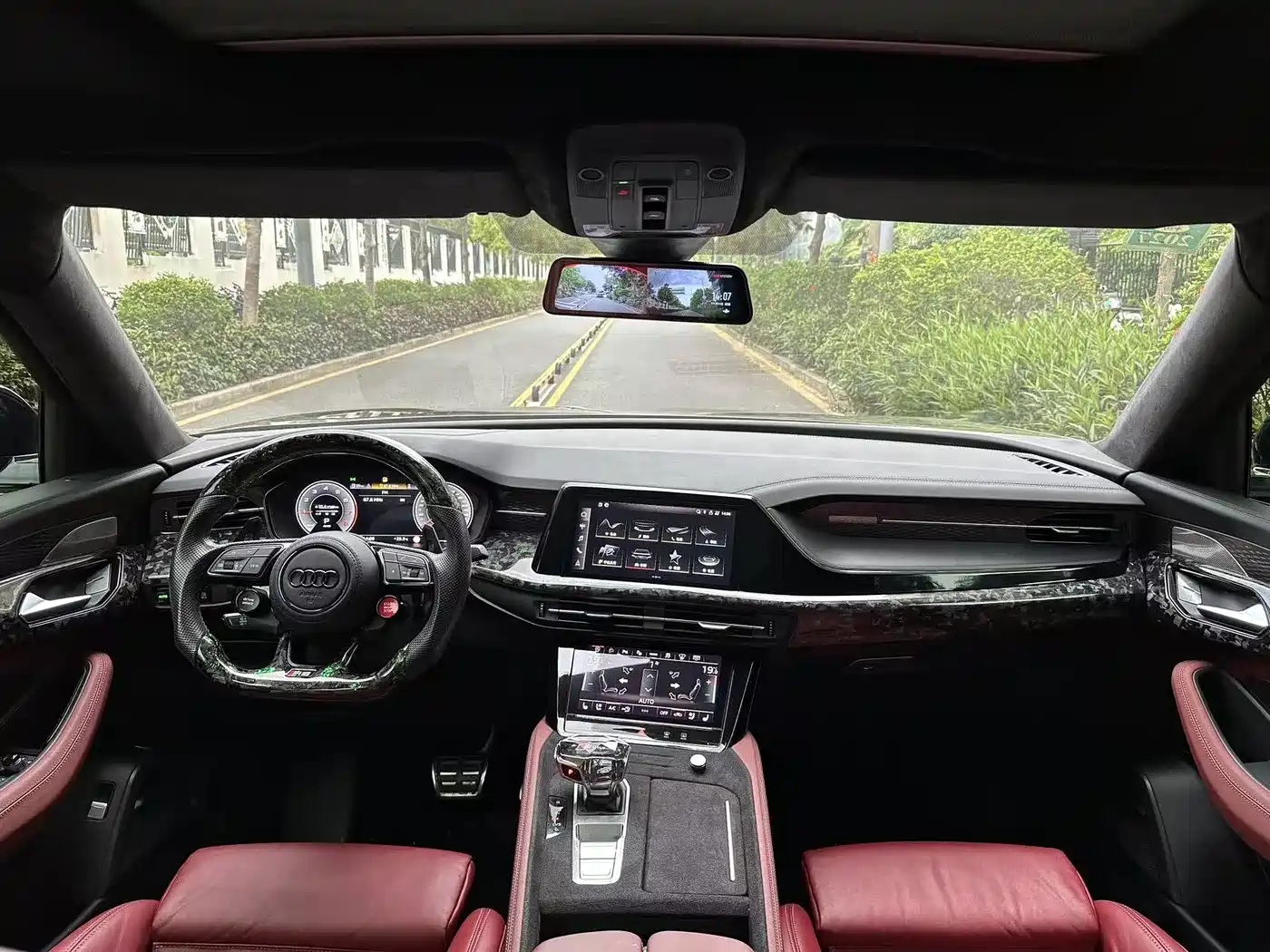 Audi Q6 2024 45 TFSI quattro Black Warrior Edition 6-seater фото 6