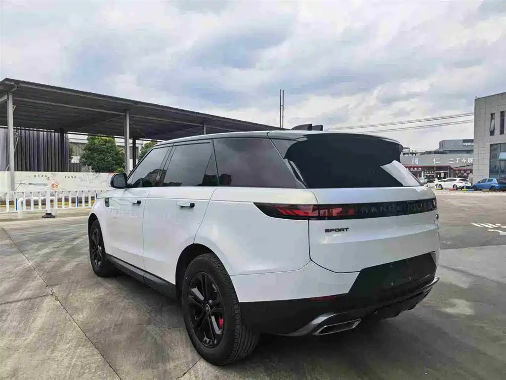 Land Rover Range Rover Sport 2023 360PS S фото 4