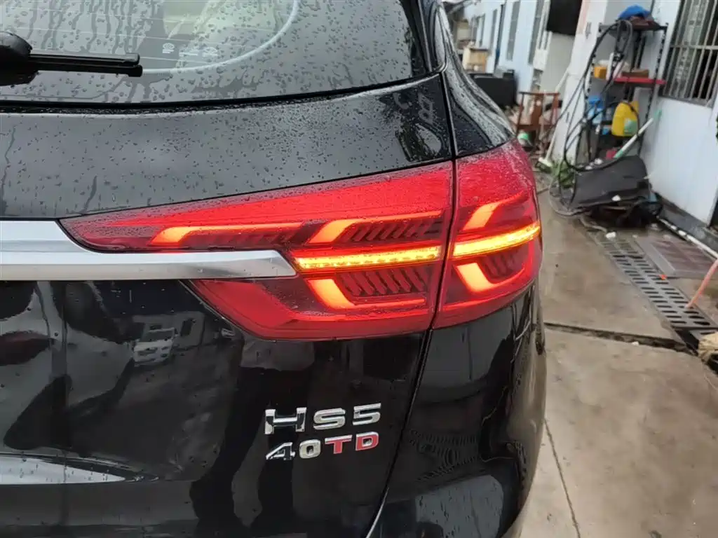 Hongqi HS5 2022 Facelift 2.0T Smart Flag Enjoyment Edition фото 8