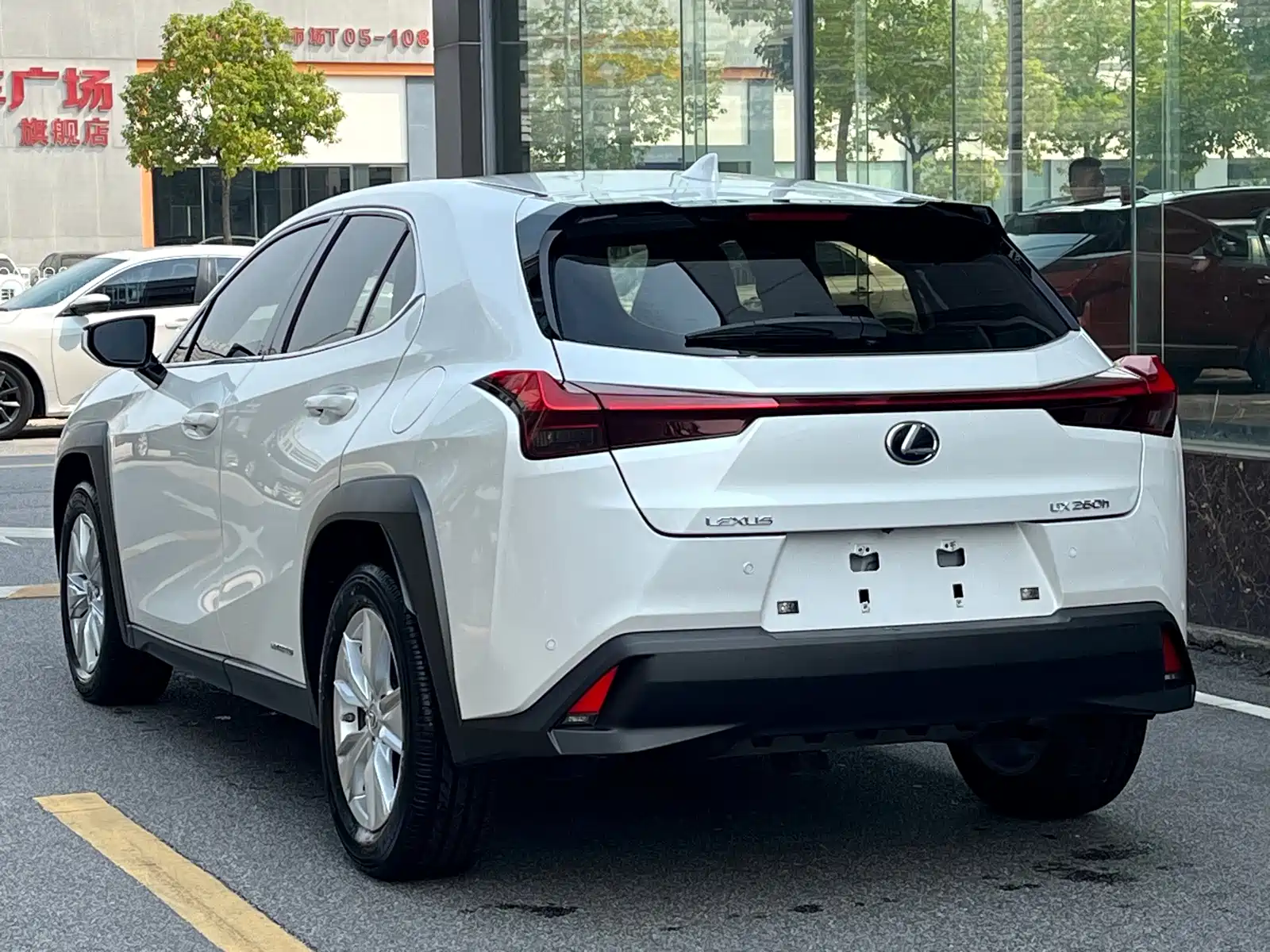 Photo 3 - Lexus UX