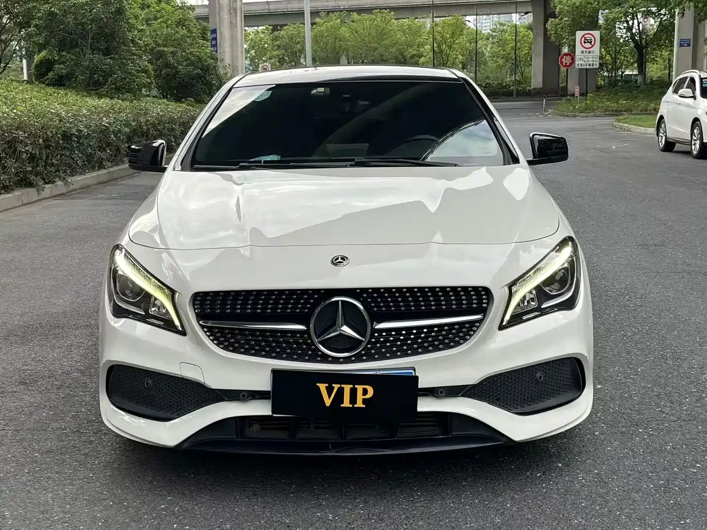 Mercedes-Benz CLA (Import) 2017 CLA 220 4MATIC фото 3