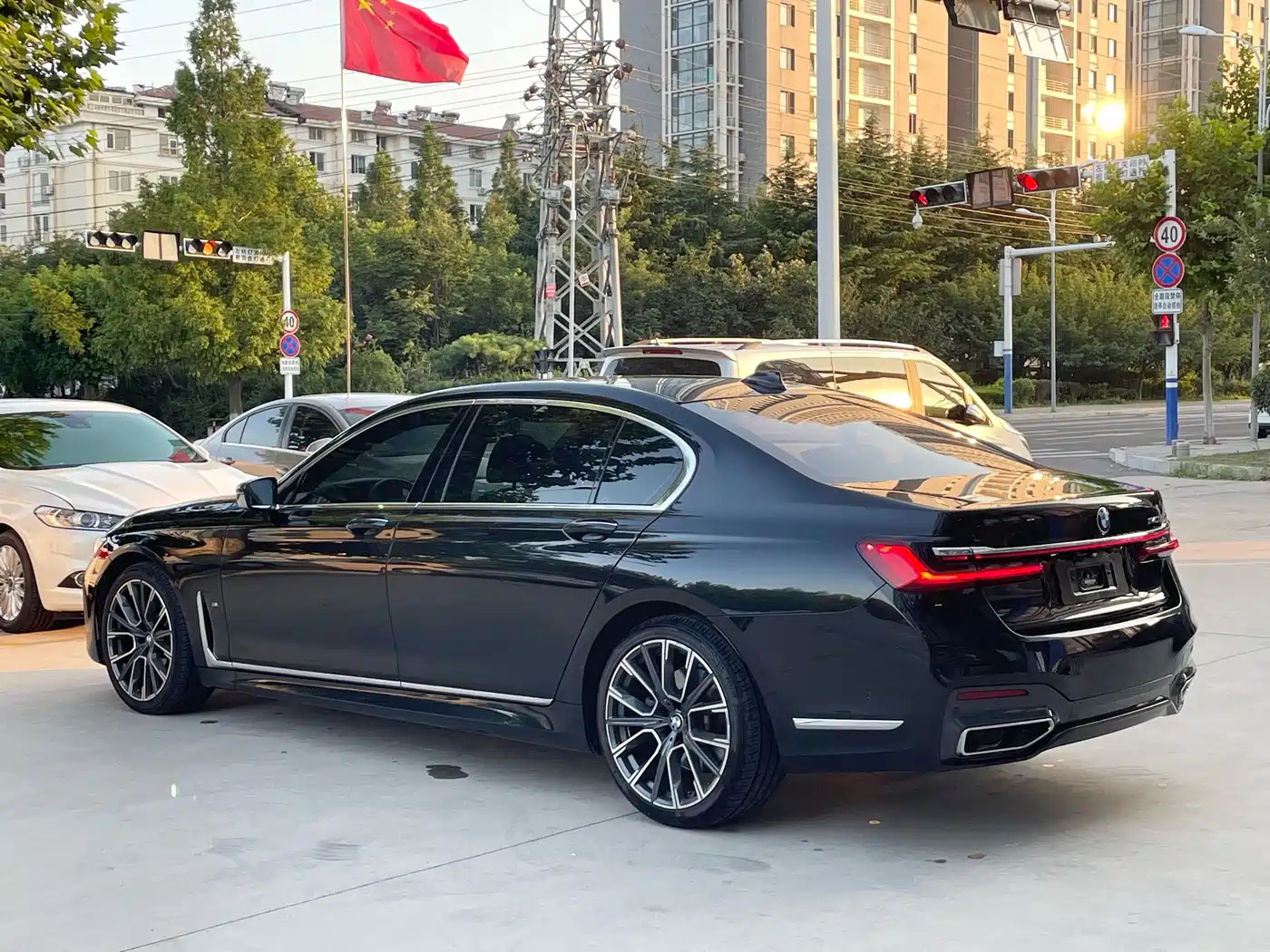 BMW 7 Series 2021 Model 740Li Leading M Sport Package фото 9