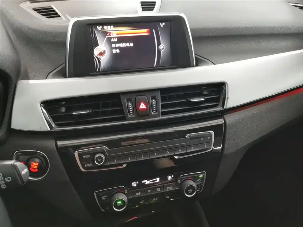 BMW X1 2016 sDrive18Li Premium Model фото 20