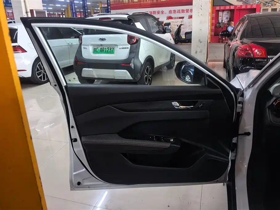 DONGFENG FENGSHEN YI HYUN