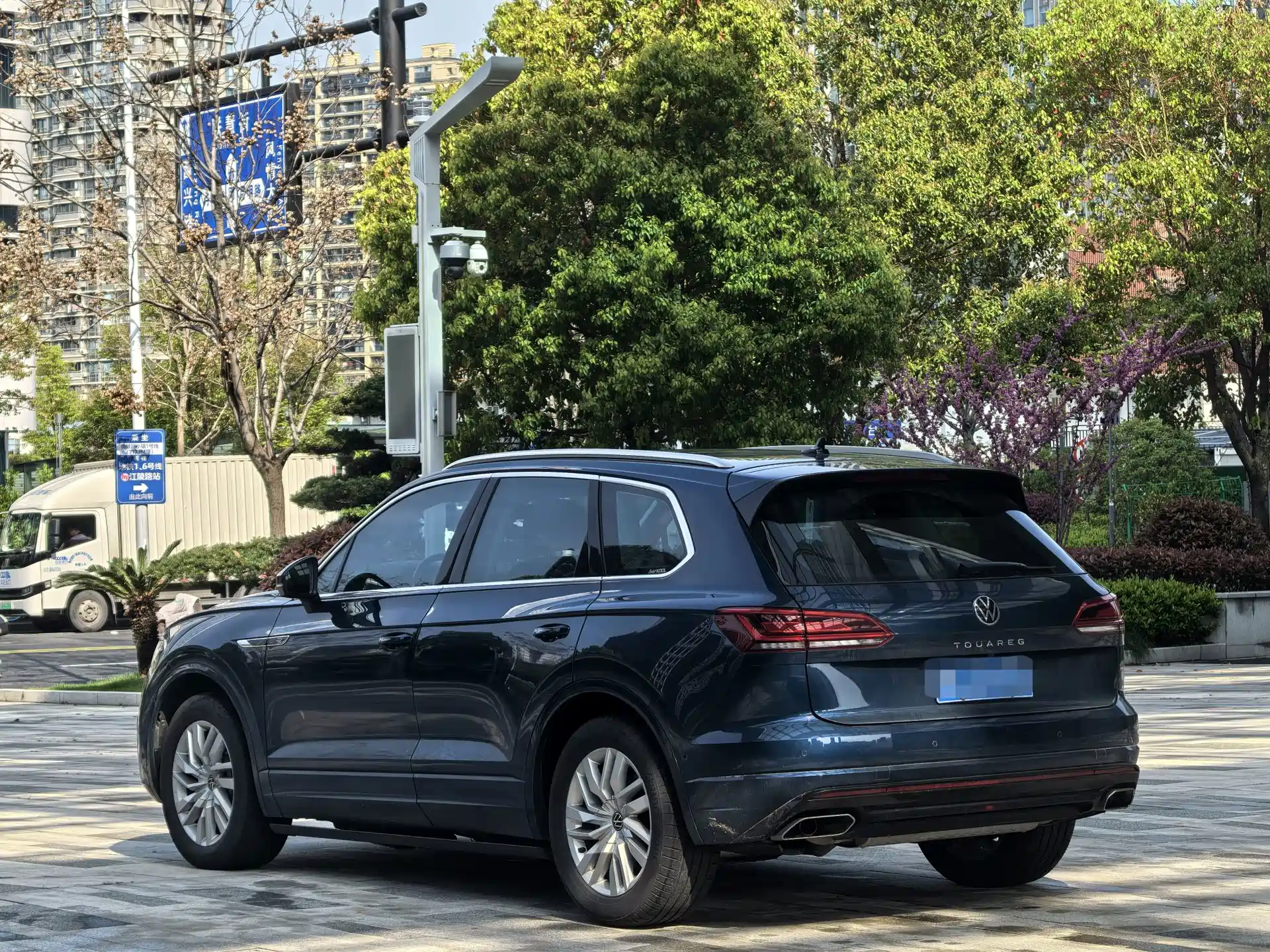 Фото 3 - Volkswagen Touareg