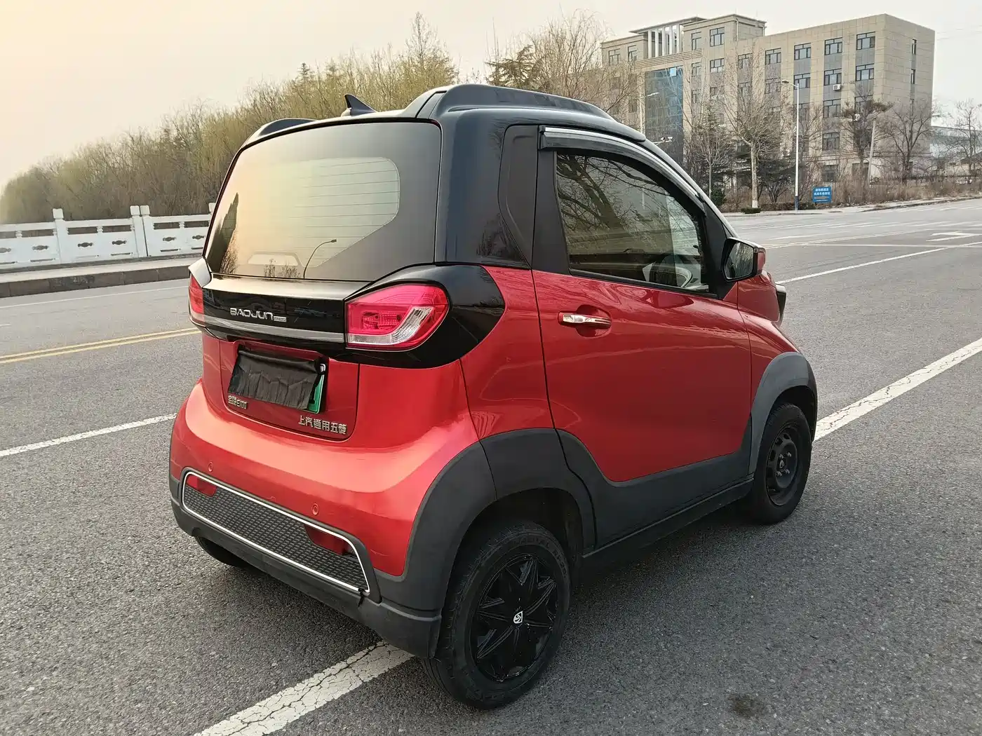 BAOJUN E100