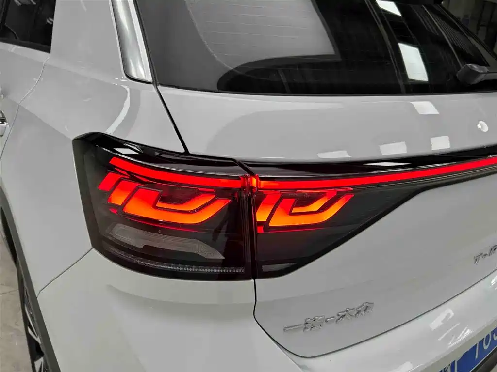 Volkswagen T-ROC 2023 280TSI DSG 2WD Time Edition фото 18