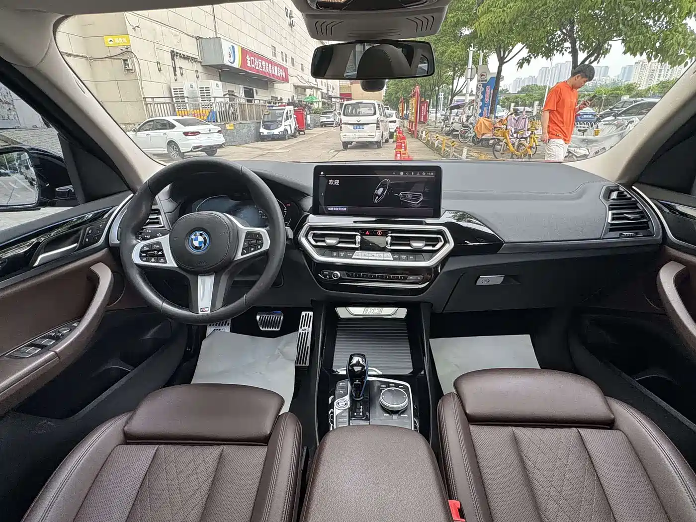 BMW iX3 2022 Leading Edition фото 10