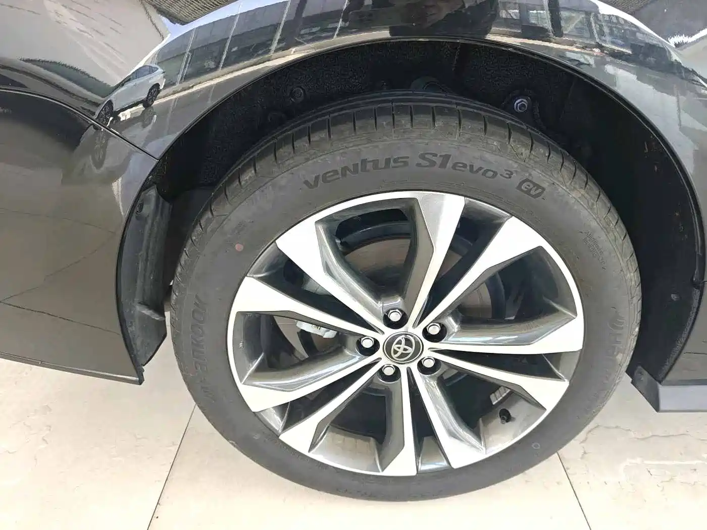 Toyota Granvia 2024 2.5L Hybrid Premium PLUS фото 15