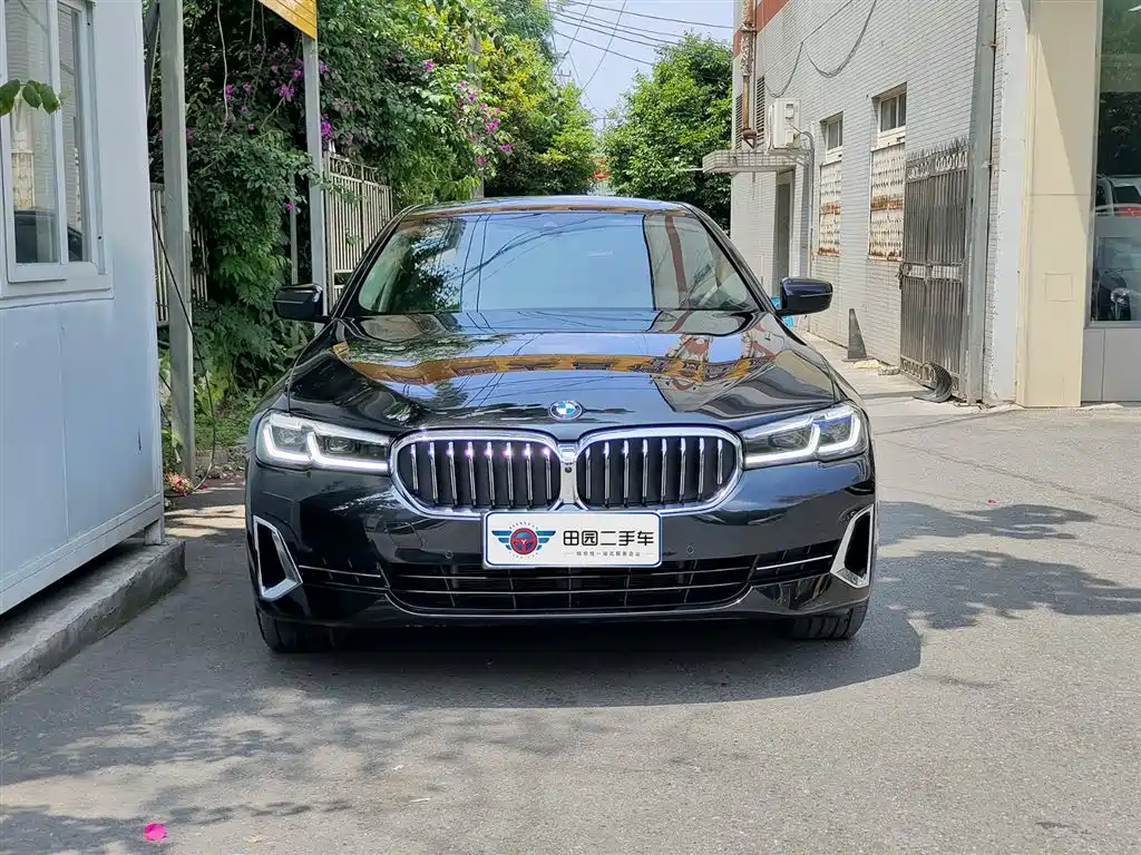 BMW 5 Series 2023 530Li Premium Luxury Package фото 2