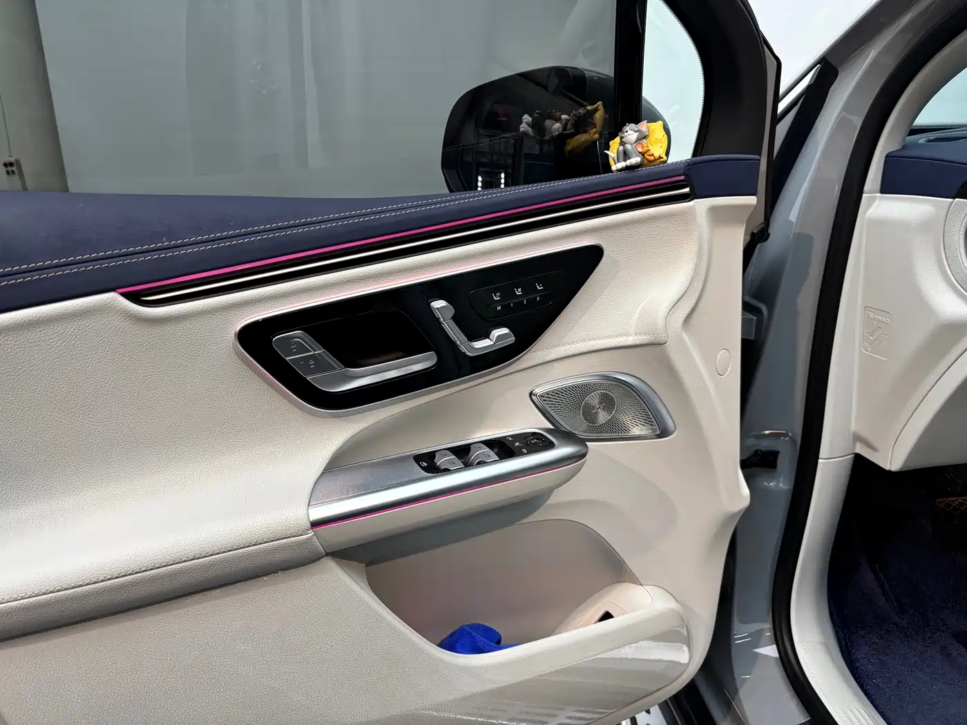 MERCEDES-BENZ EQE SUV