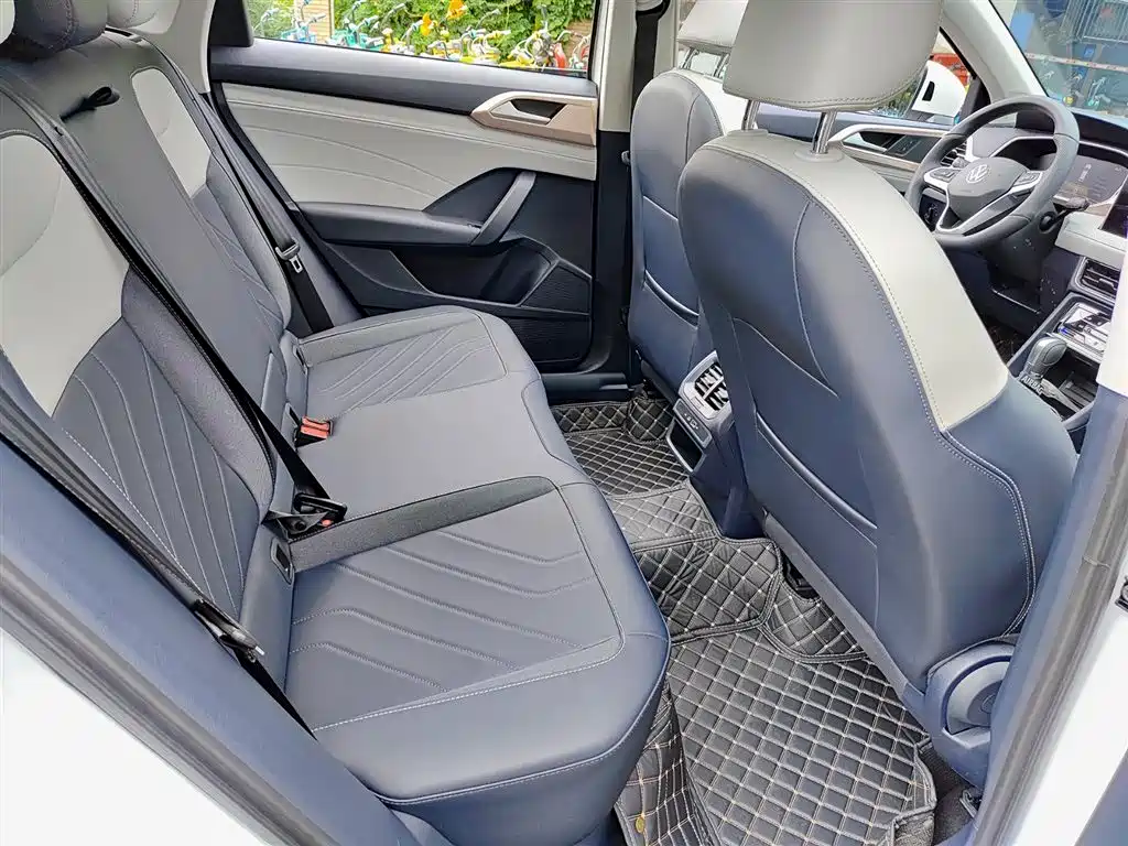 Volkswagen Tharu 2024 300TSI 2WD Bright Moon Edition фото 11