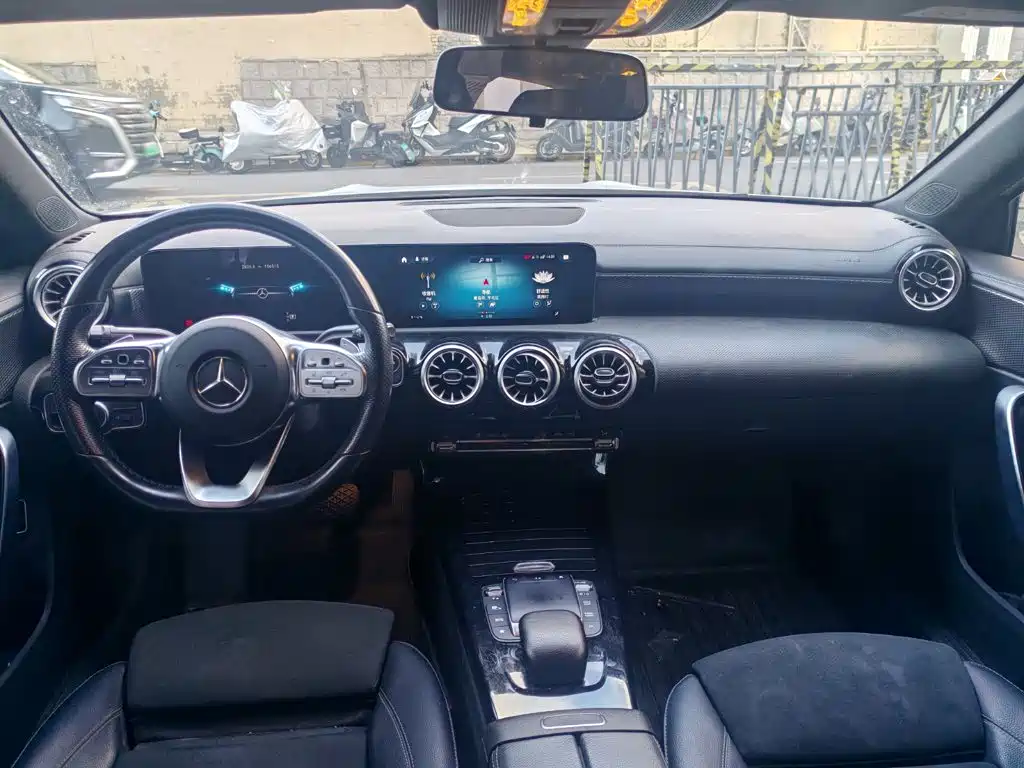 صورة 16 - Mercedes-Benz A-Class