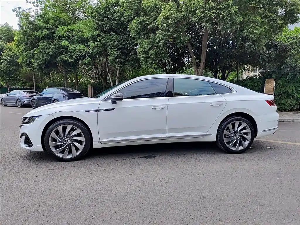 Volkswagen FAW-Volkswagen CC 2023 380TSI Eye-catching Edition фото 3