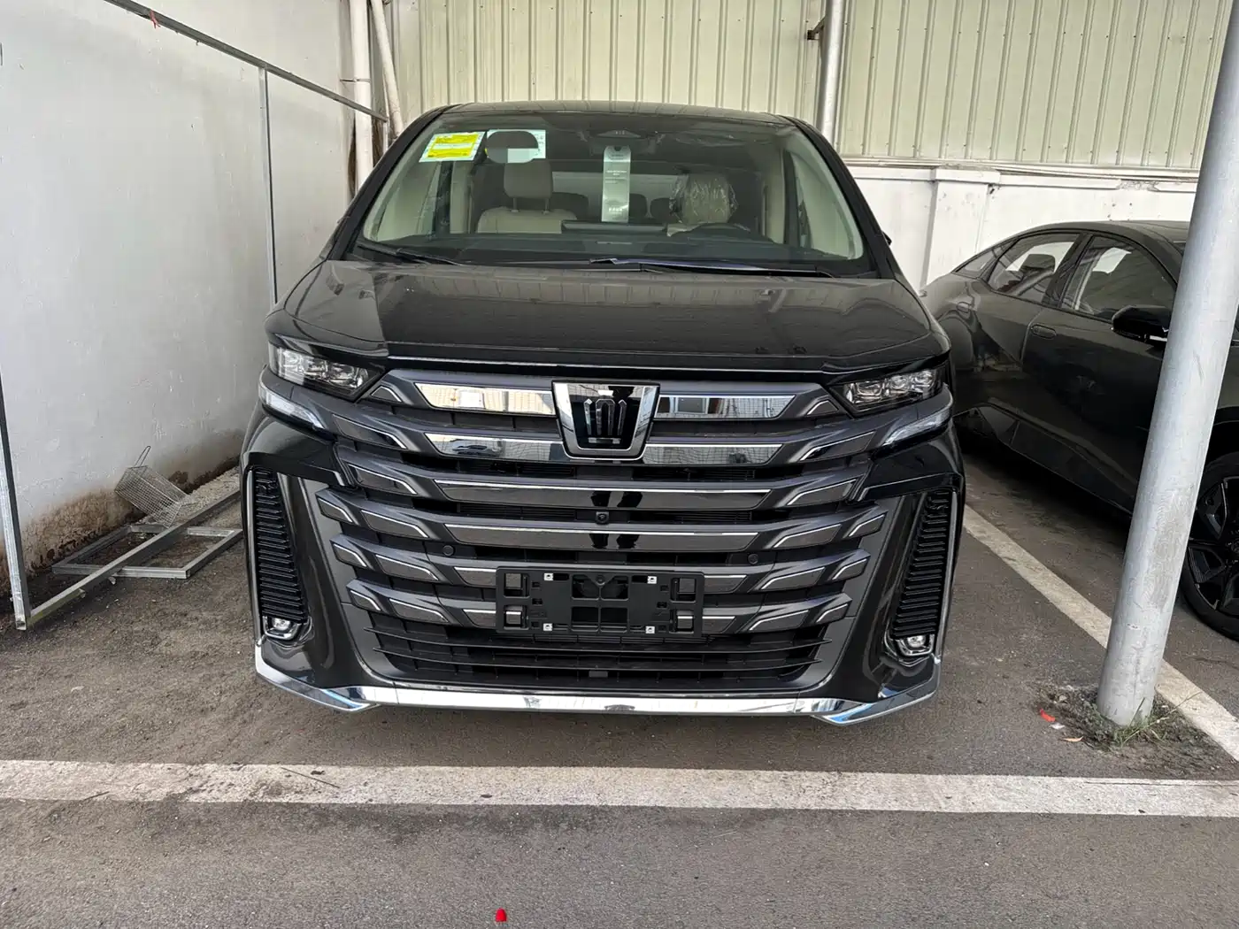 Toyota Vellfire 2024 Crown Hybrid 2.5L Executive Premium Edition фото 2