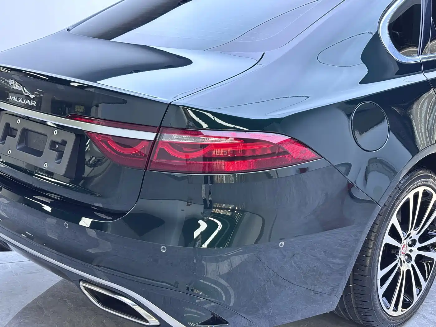 Jaguar XFL 2026 2025 2.0T P250 FWD Luxury Edition