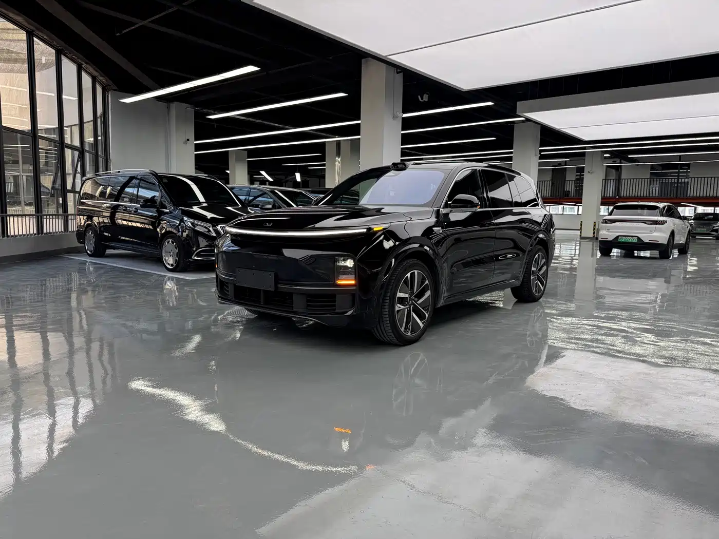 Photo 1 - Li Auto Li Xiang L9