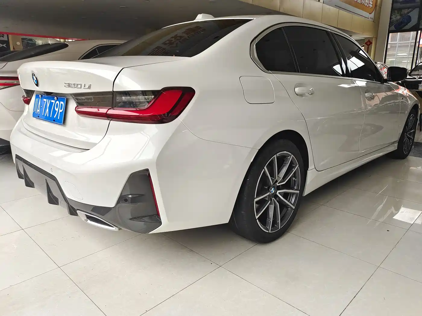 BMW 3 Series 2023 320i M Sport Package фото 9