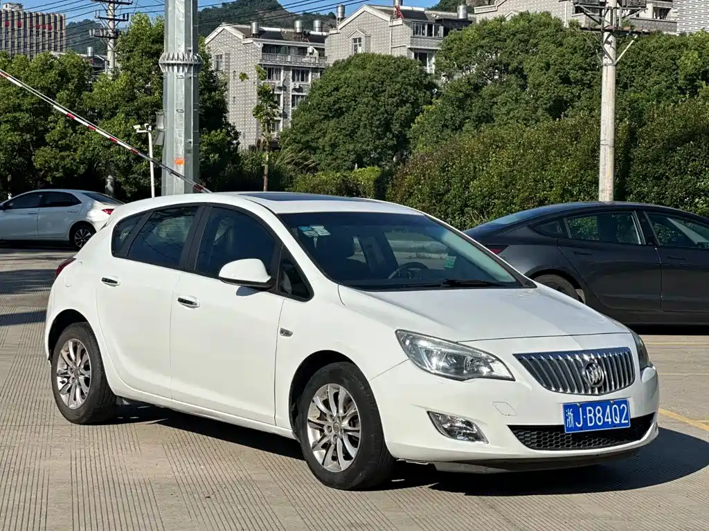 Photo 5 - Buick Excelle