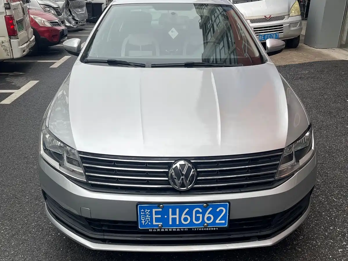 Volkswagen Lavida 2015 1.6L Automatic Trend Edition фото 3