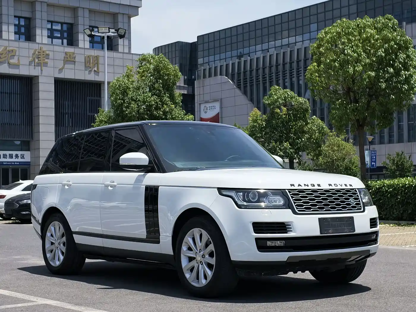 Фото 3 - Land Rover Range Rover