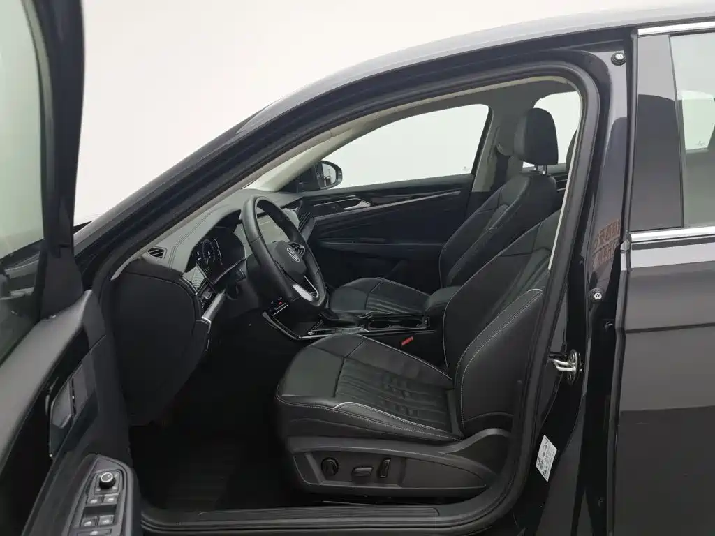Photo 10 - Volkswagen Passat