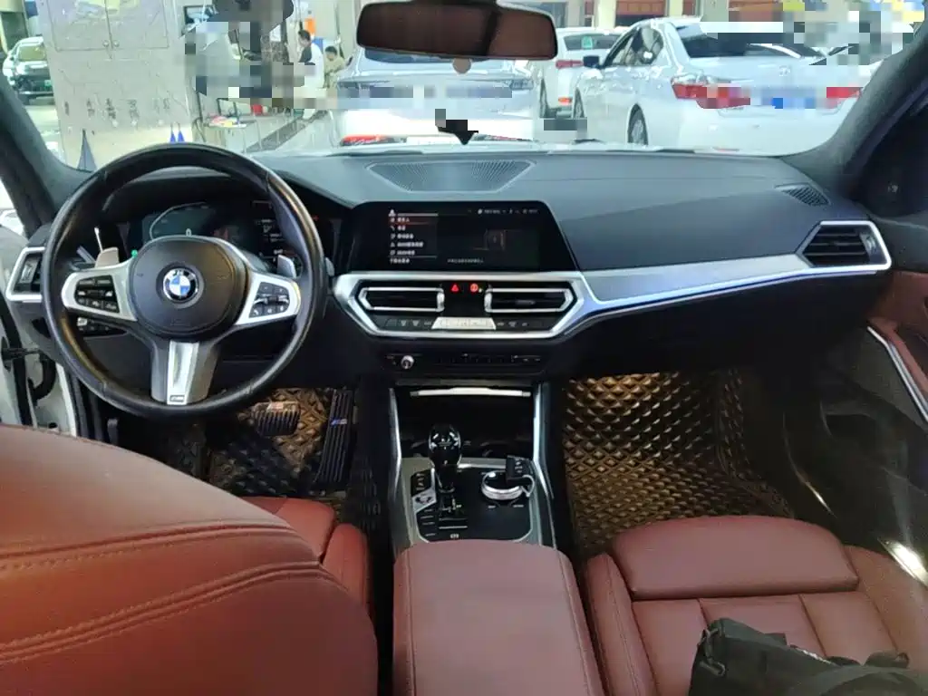 صورة 10 - BMW 3 Series