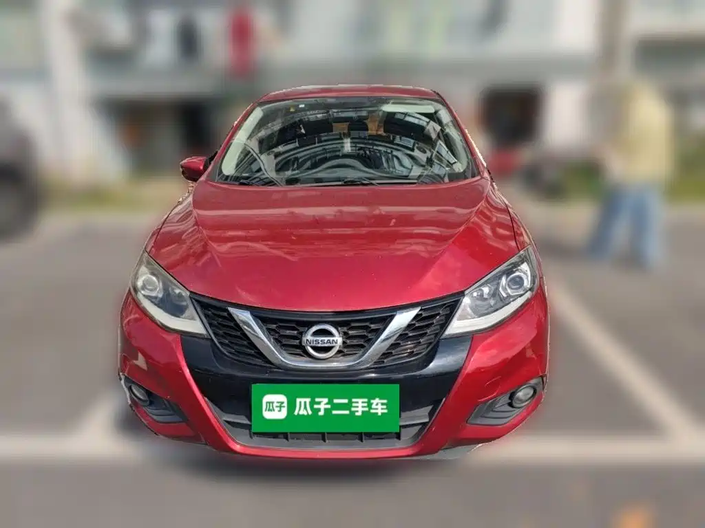 Photo 2 - Nissan Tiida
