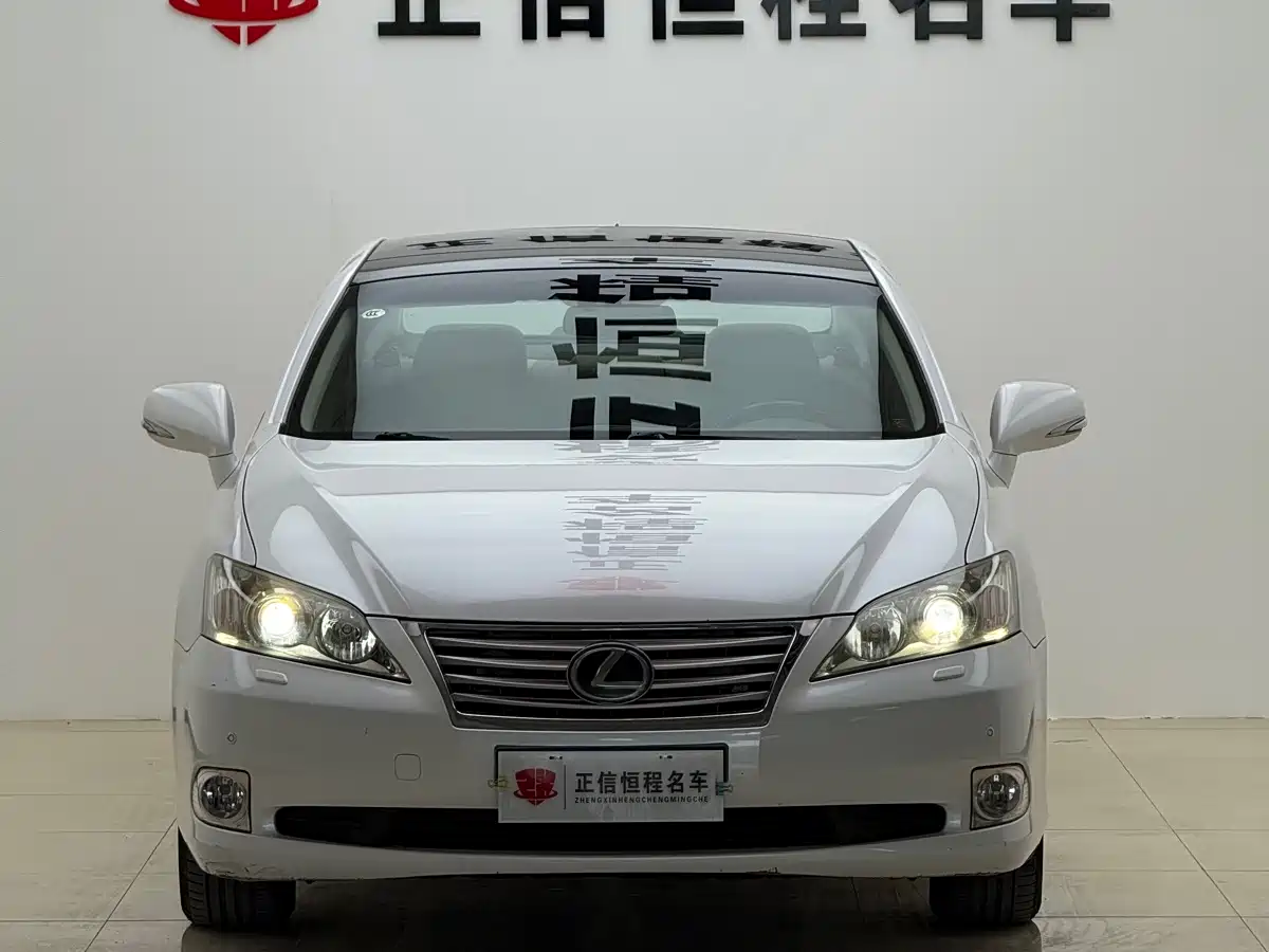 Фото 2 - Lexus ES
