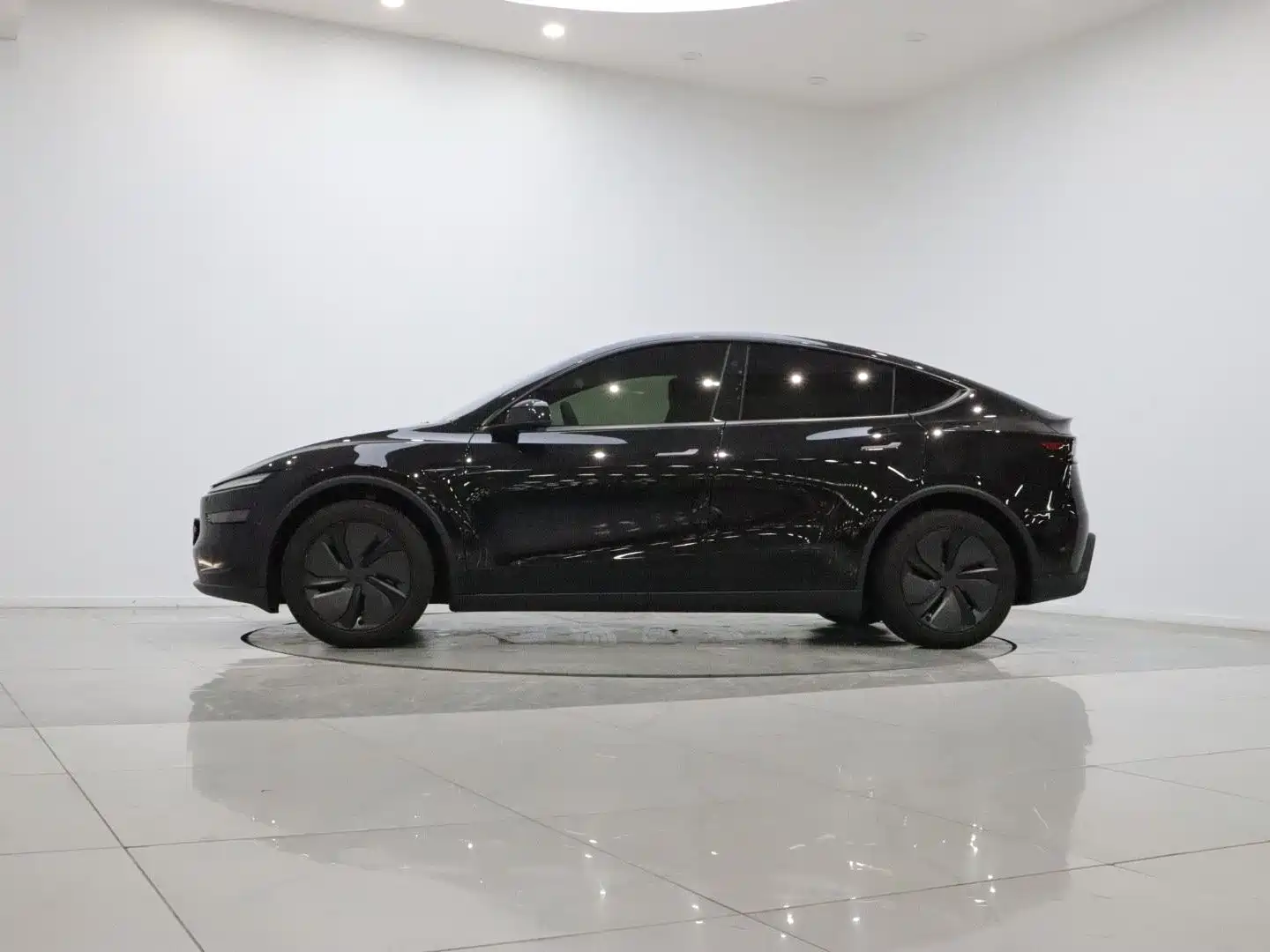 Фото 9 - Tesla Model Y
