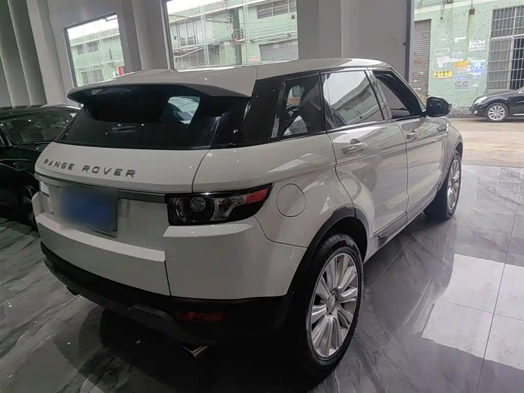 Land Rover Range Rover Evoque 2015 2.0T 5-Door Intelligent Edition фото 7