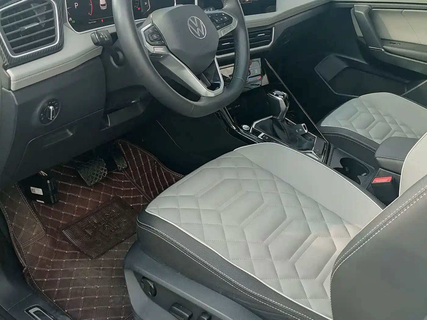 Volkswagen Tayron 2023 330TSI 2WD Luxury Plus Advanced Edition фото 4