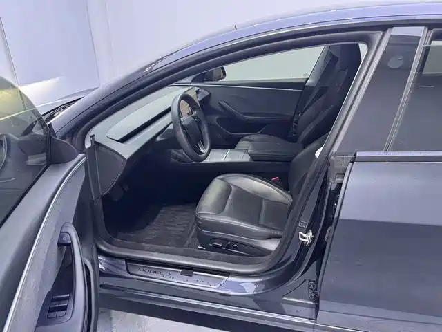 Фото 15 - Tesla Model 3