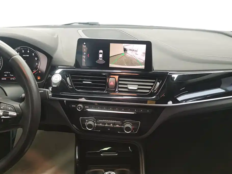 BMW 1 Series 2021 120i M Sport Shadow Edition фото 13