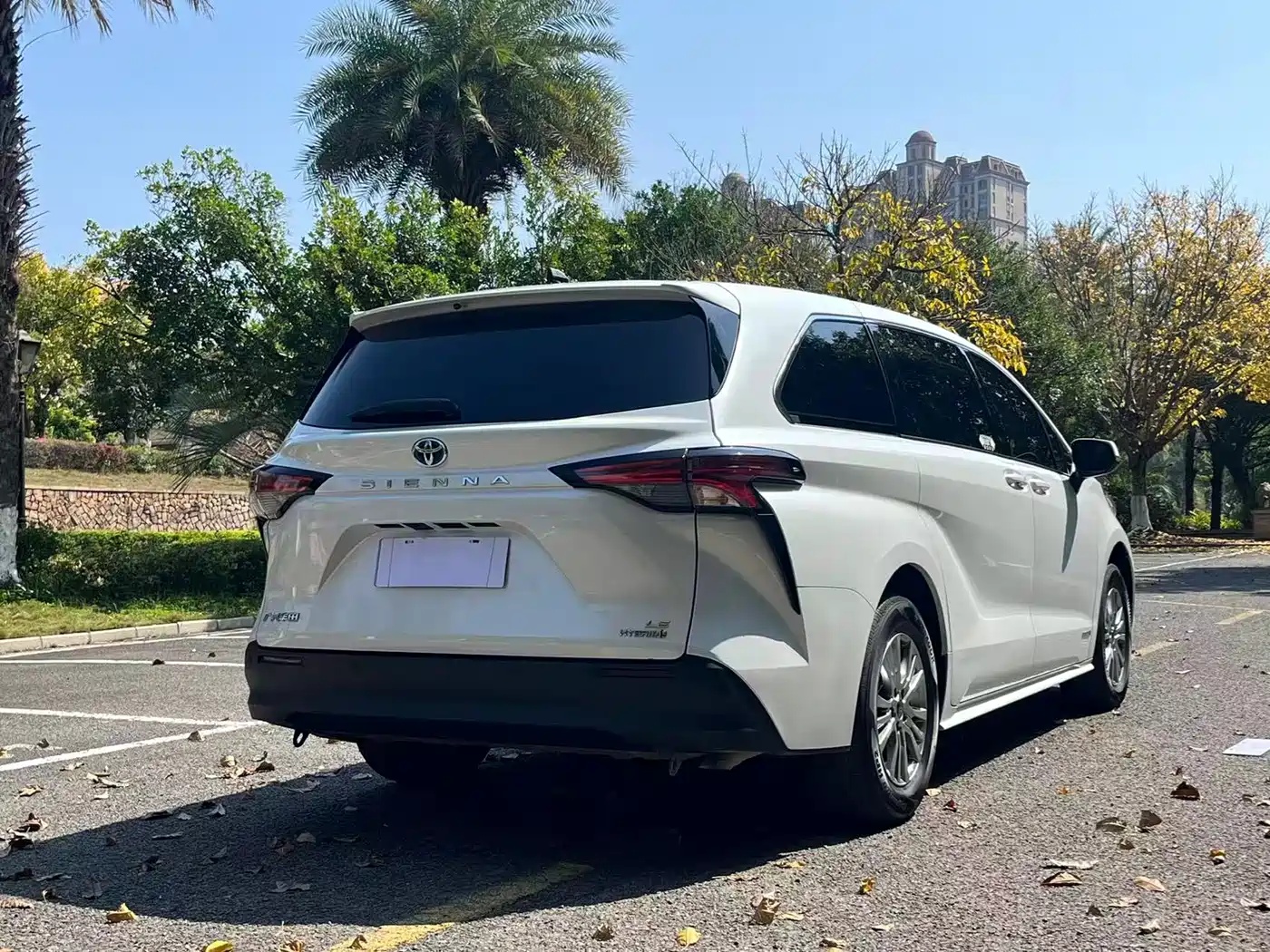 Toyota Sienna 2024 2.5L Hybrid Comfort Edition фото 7