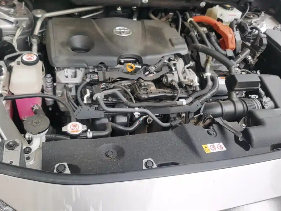 Toyota RAV4 Rongfang 2020 Hybrid 2.5L E-CVT AWD Flagship Edition фото 10