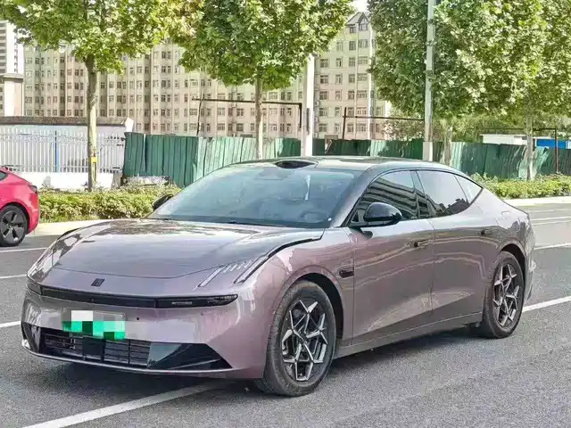  Lynk & Co Lynk & Co 10 EM-P 2025 240km Base