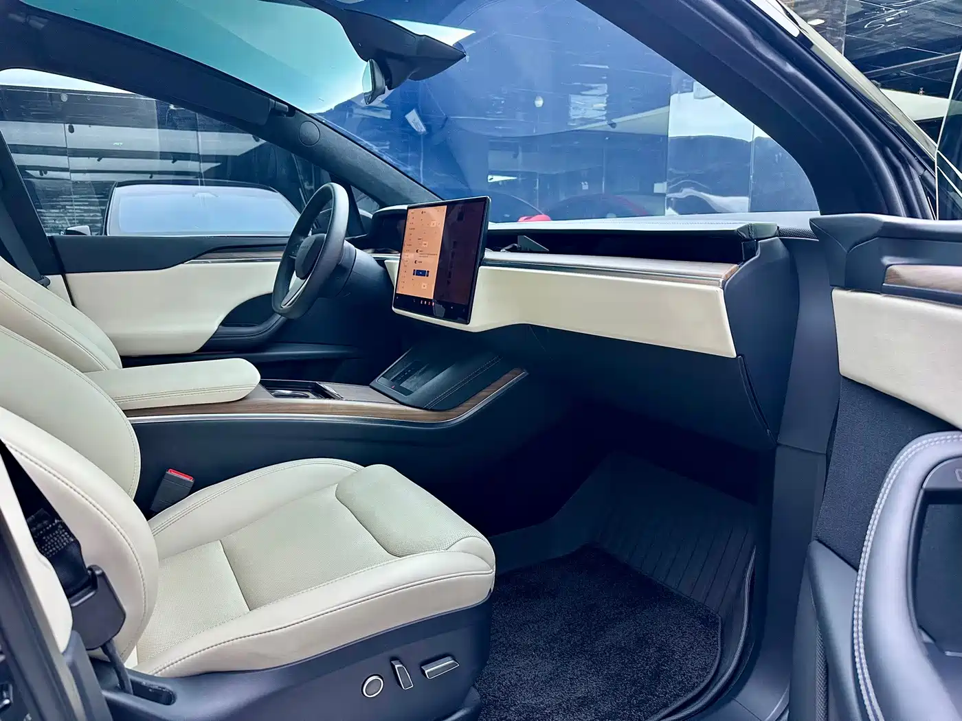 Tesla Model X 2024 2023 Dual Motor All-Wheel Drive Edition